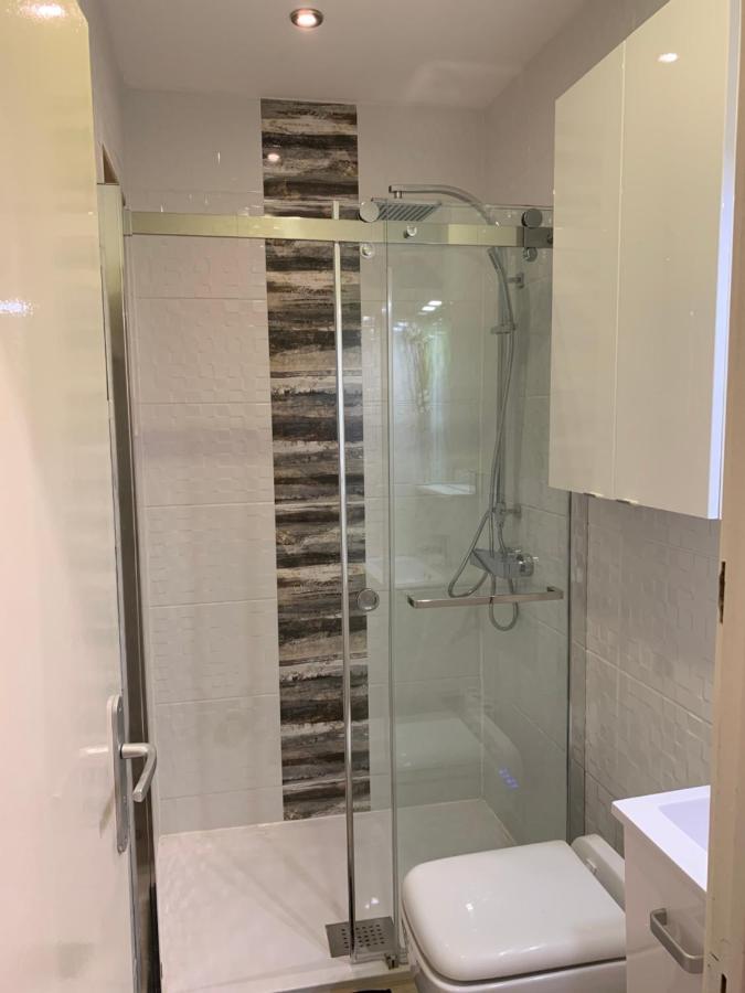 Rdc 1 - Chambre Meublee Au Coeur Du Centre Ville De Montluçon Buitenkant foto