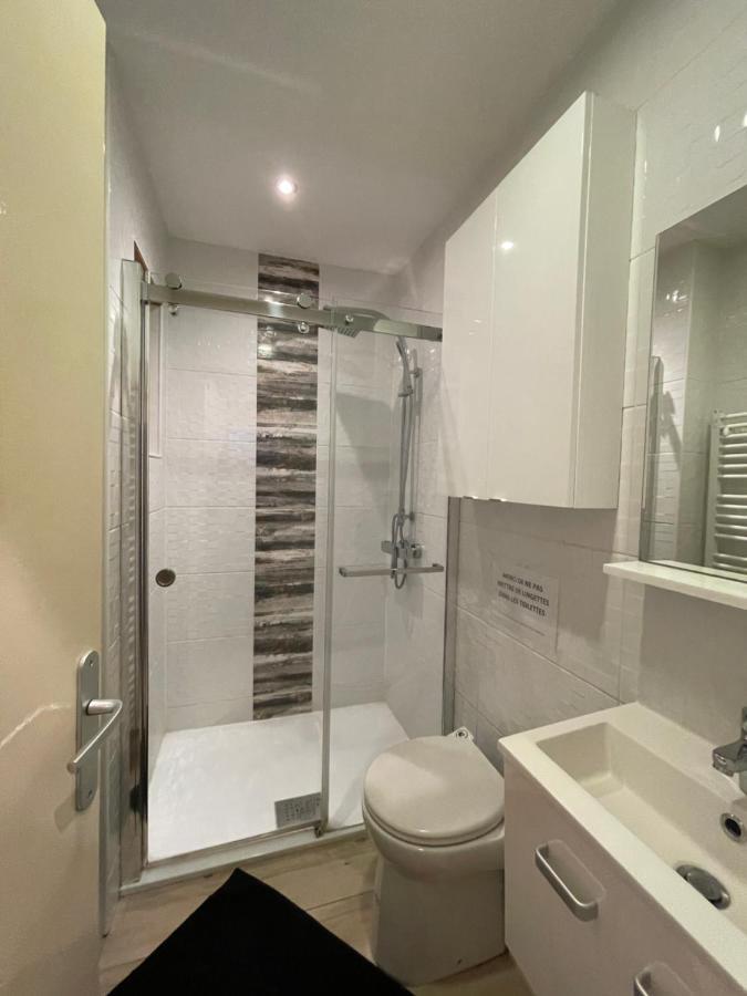 Rdc 1 - Chambre Meublee Au Coeur Du Centre Ville De Montluçon Buitenkant foto