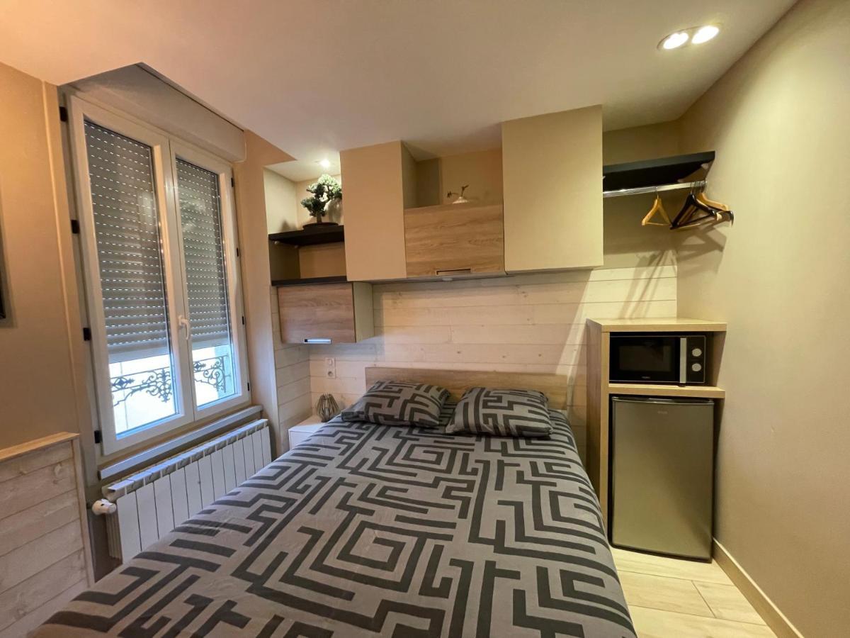 Rdc 1 - Chambre Meublee Au Coeur Du Centre Ville De Montluçon Buitenkant foto